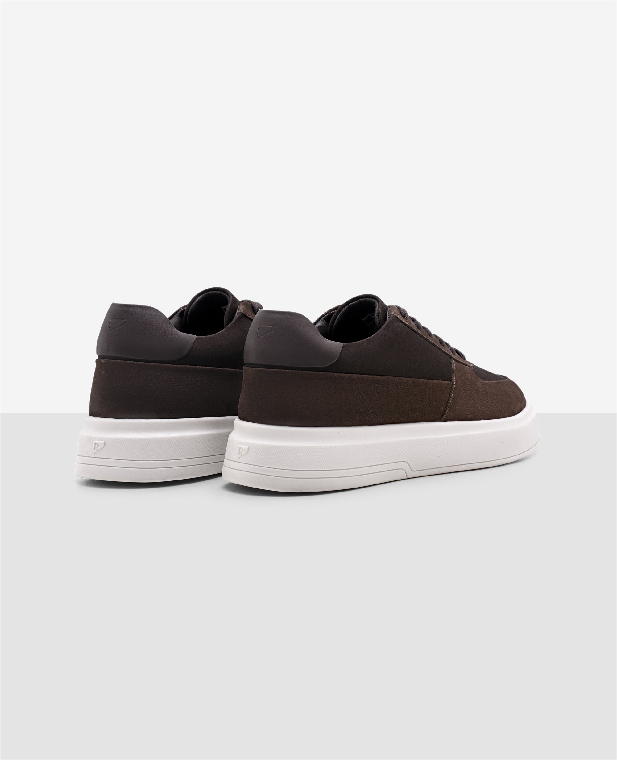 Tenis Casual Marrom RS7 Avant Vista traseira