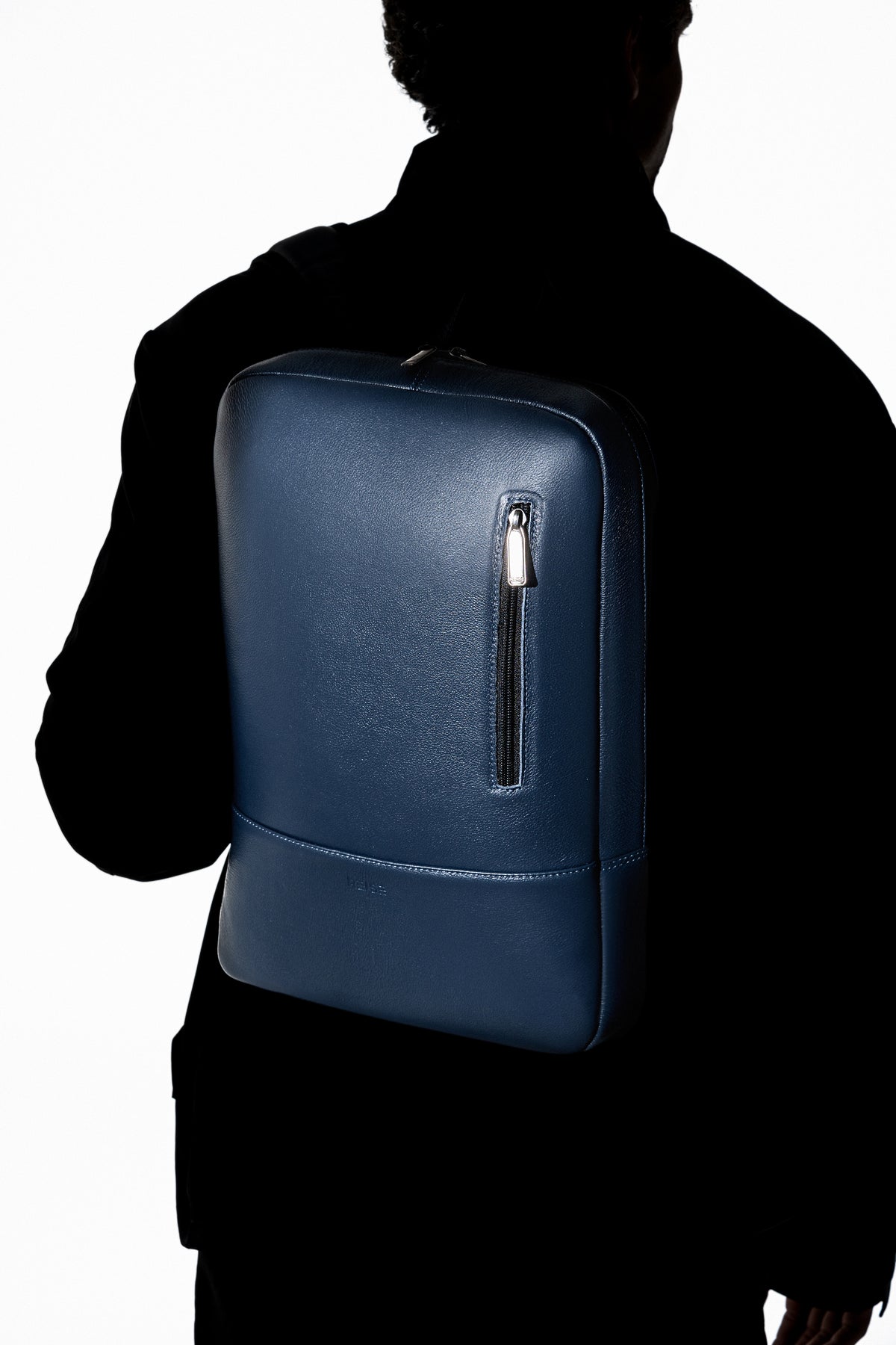 Mochila de Couro Azul Marinho Ambition