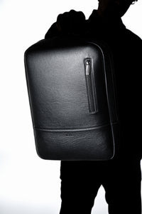 Mochila de Couro Preta Ambition