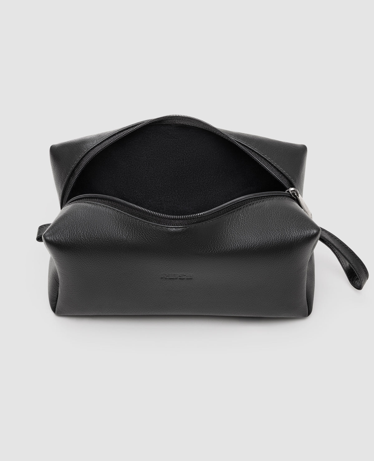 Necessaire Ambition preta aberta, com compartimento único