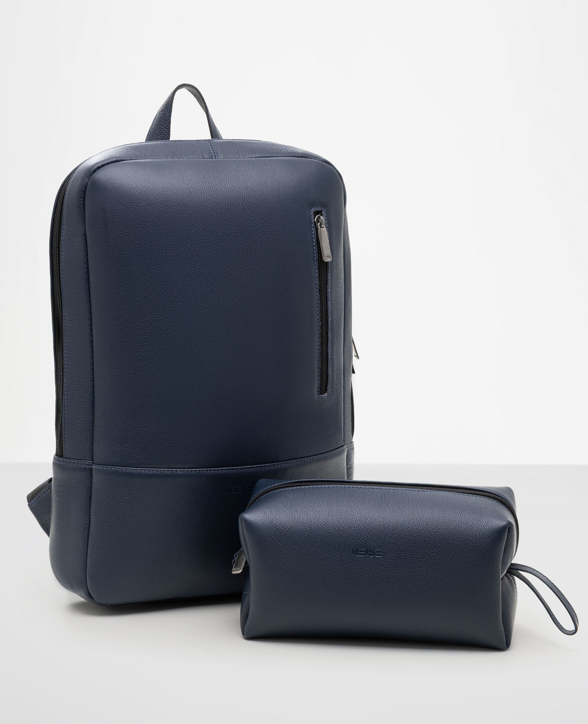 Kit Ambition Couro Azul Marinho | Mochila + Necessaire
