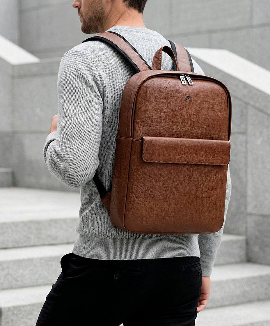 Mochila de Couro Manhattan Manhattan Marrom Modelo