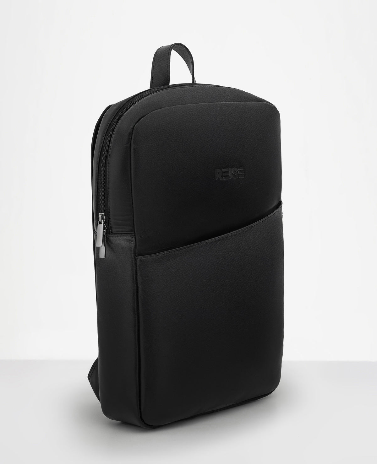 Mochila Slim Couro Preta NYC Vista Angulo Lateral