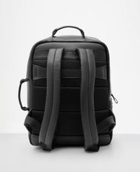 Mochila de Couro Preta Dublin Vista traseira com alcas