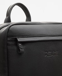 Mochila de couro preta Minimal detalhe