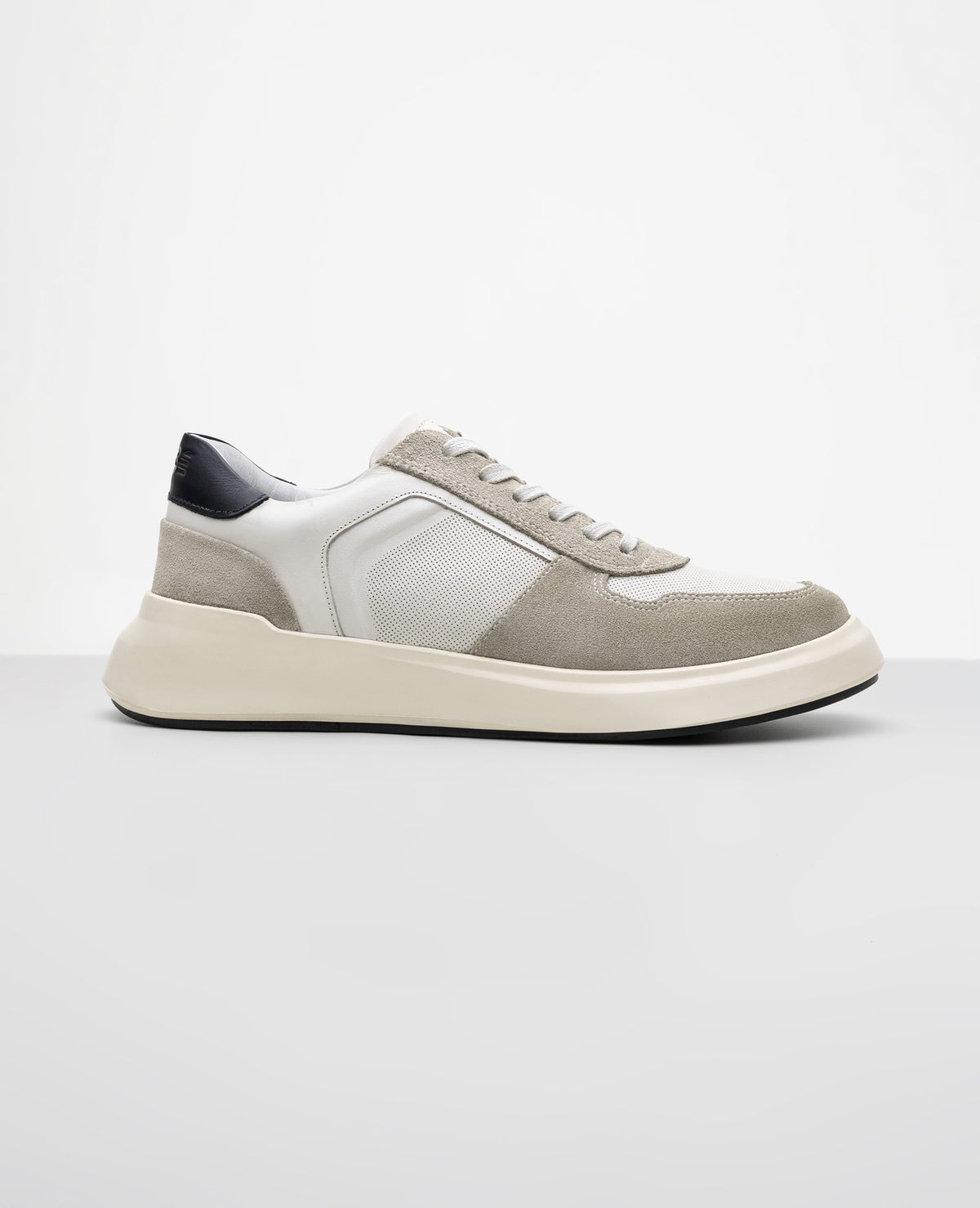 Tênis de Camurça Off White 911 GT