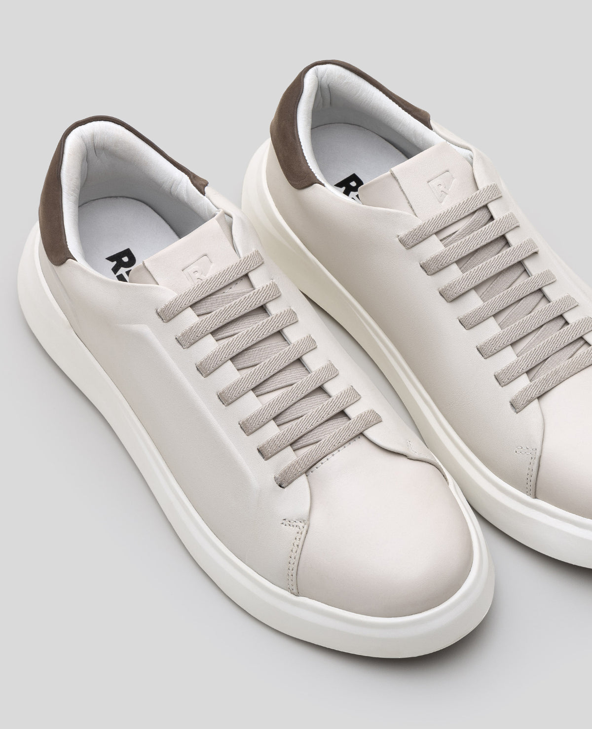 Tênis Casual Off White RS6 GT