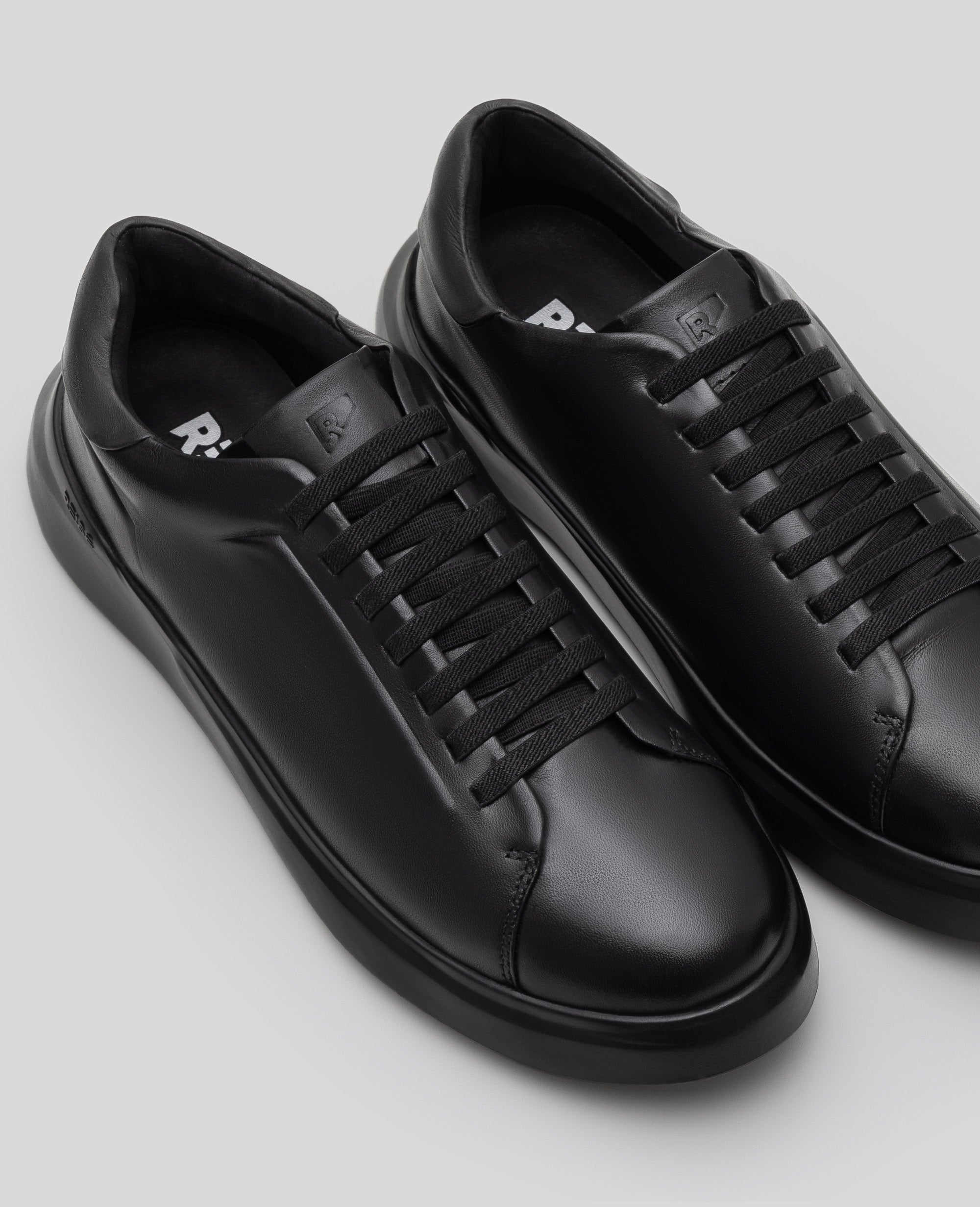 Tenis Casual All Black RS6 GT Vista superior