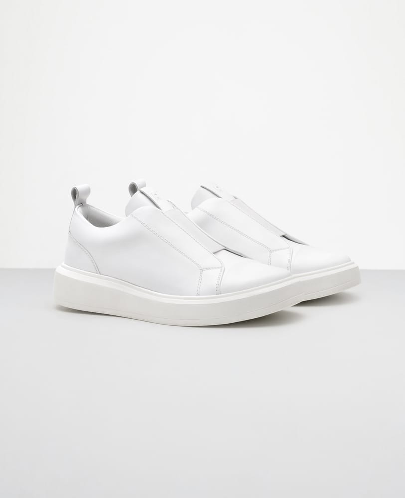 Tenis casual branco Macan vista lateral externa