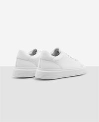 Tênis casual branco RS6 Avant vista traseira do calcanhar