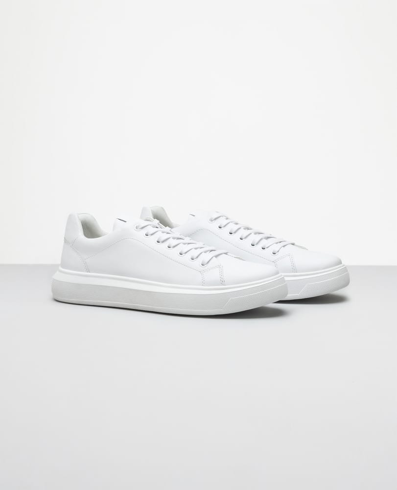 Tênis Casual Branco RS6 vista frontal com cadarços de algodão