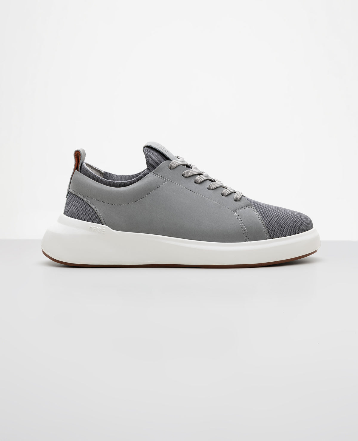 Tenis casual cinza RS Knit GT Reise vista 3 4
