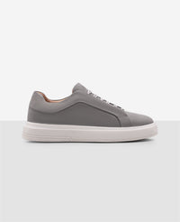 Tênis casual nobuck cinza RS8 Avant Reise vista 3/4