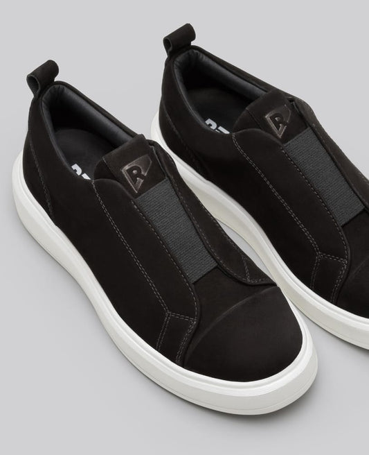 Tenis casual nobuck preto Macan e vista superior do cabedal