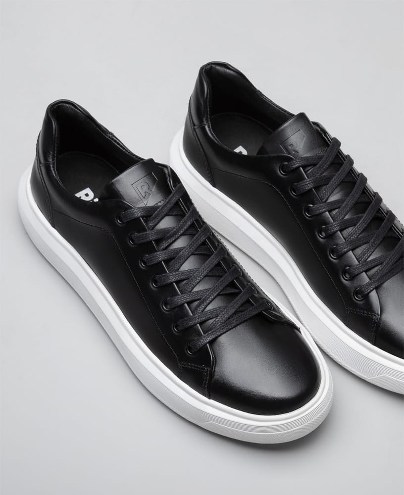 Tênis casual preto RS6 vista superior do cabedal e lingueta
