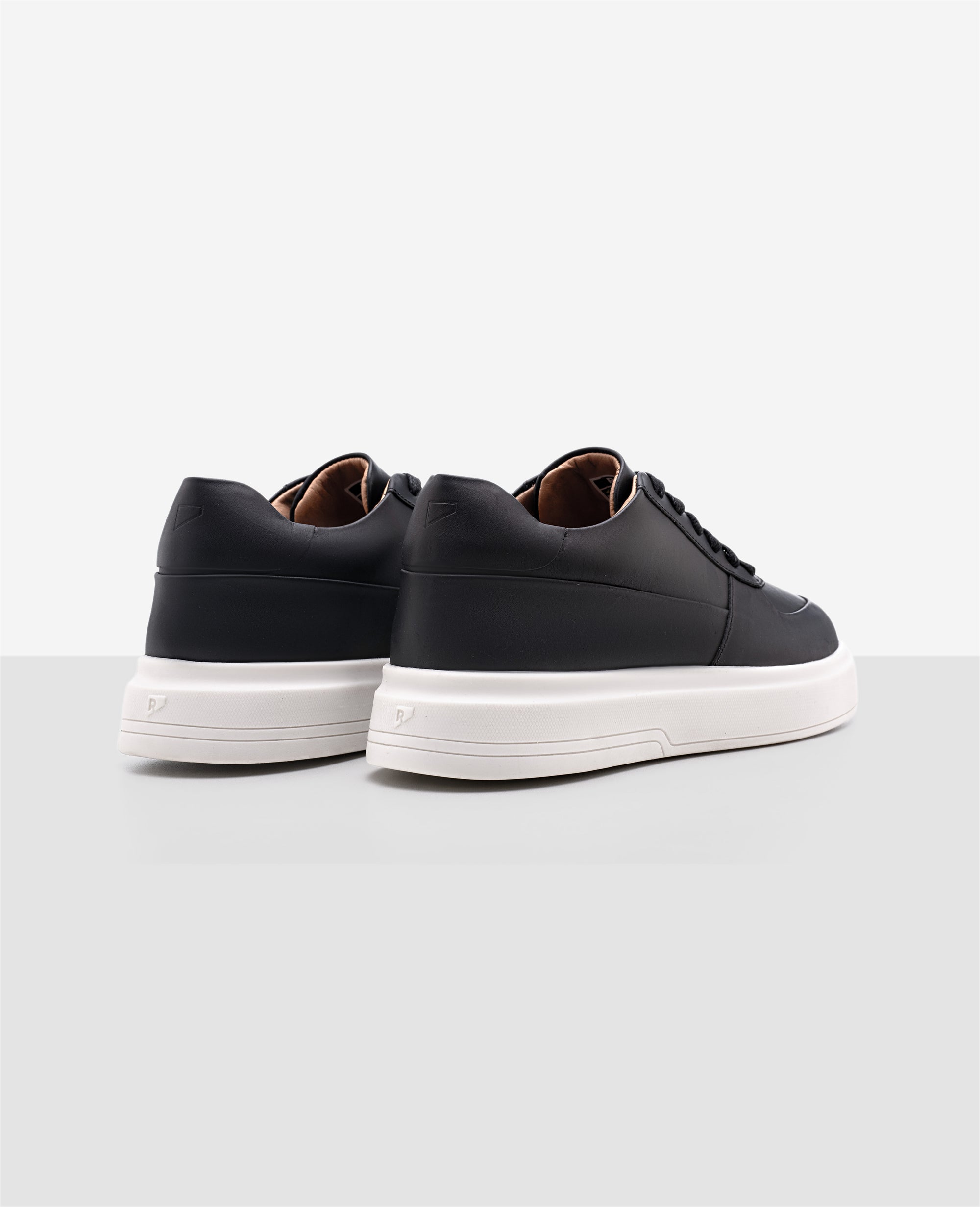 Tenis Casual Preto RS7 Avant Vista traseira