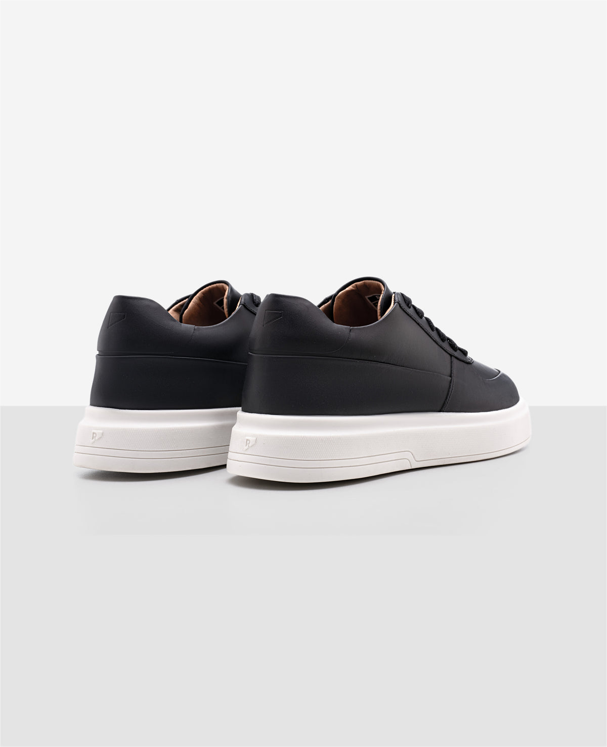 Tenis Casual Preto RS7 Avant Vista traseira