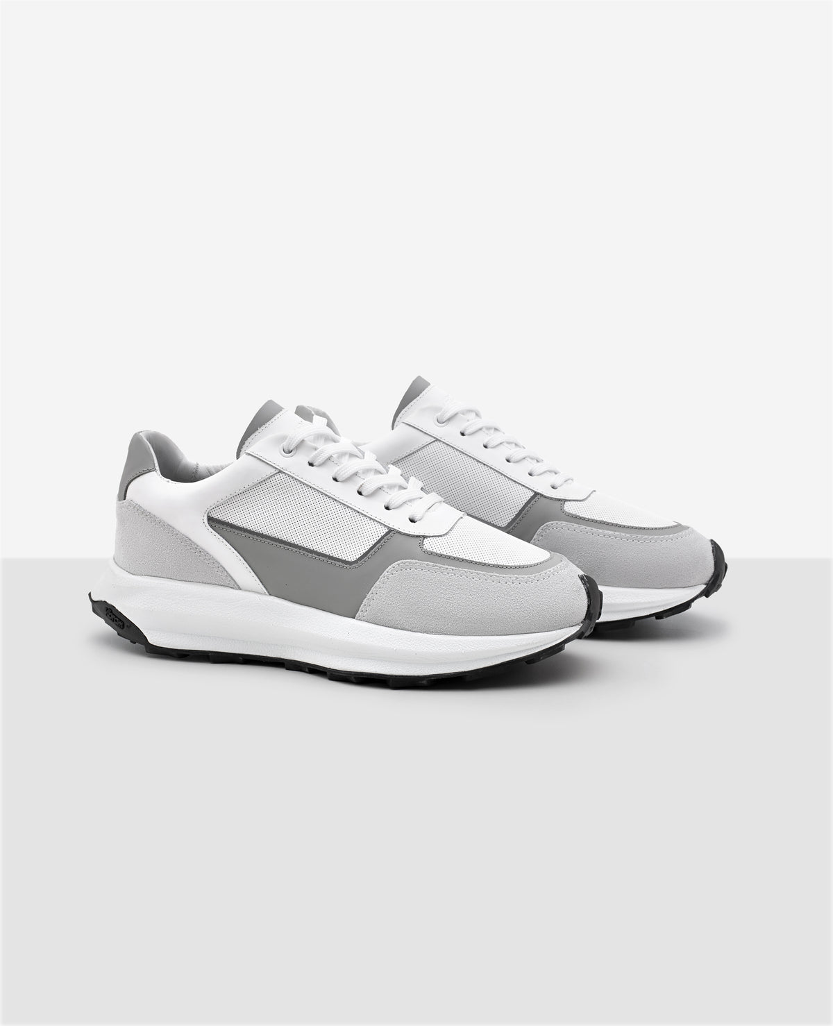Tenis de Couro Branco 911 Carrera Lateral externa
